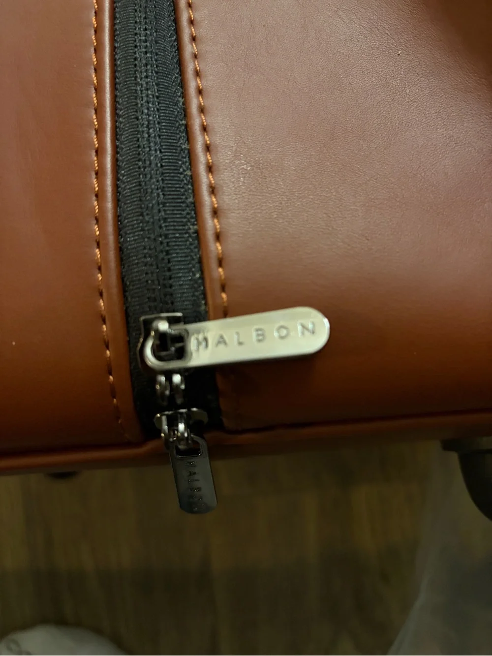MALBON Boston Luggage Travel bag w/retractable handle, separate shoe compartment